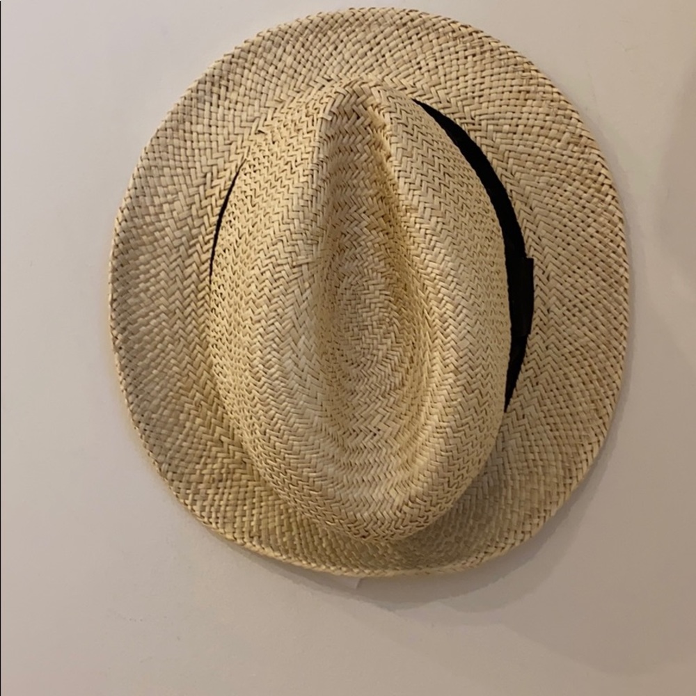 Straw hat - Picture 1 of 5